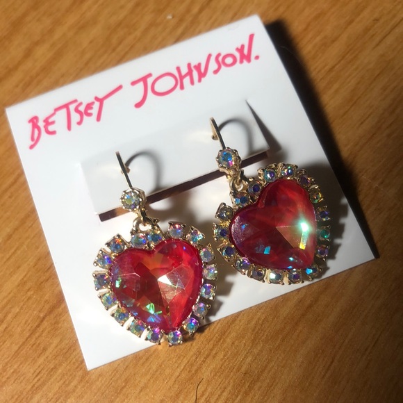 Betsey Johnson Gold Tone Pink Red Iridescent Heart Drop Earrings Crystal NWT - Picture 8 of 12